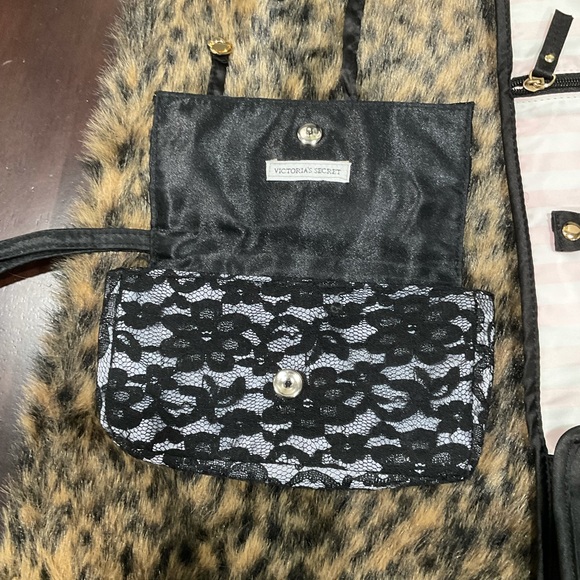 VICTORIA SECRET POUCH AND SMALL ORGANIZER - Picture 7 of 10